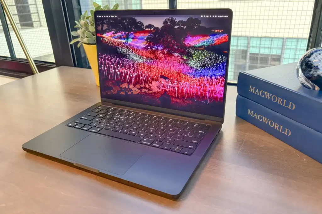 MacBook Pro M5 ra mắt năm nay 1 14inch m4 macbook pro right angle gamen.vn